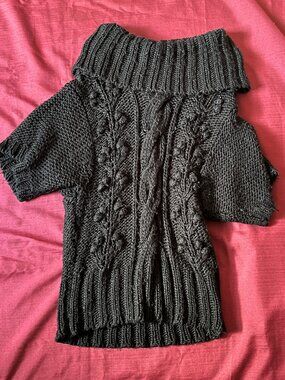 Black chunky knit turtleneck sweater with short sleeve for women size M.